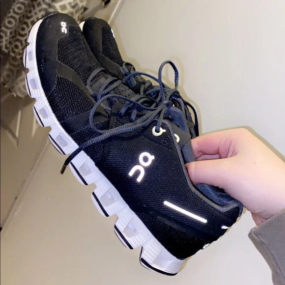 On Cloud running shoes!! Size 6.5 women’s. Love... - Depop